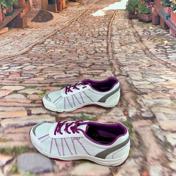 vionic women's walking shoe